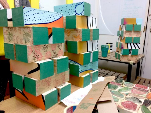 cajas sueltas con sellos